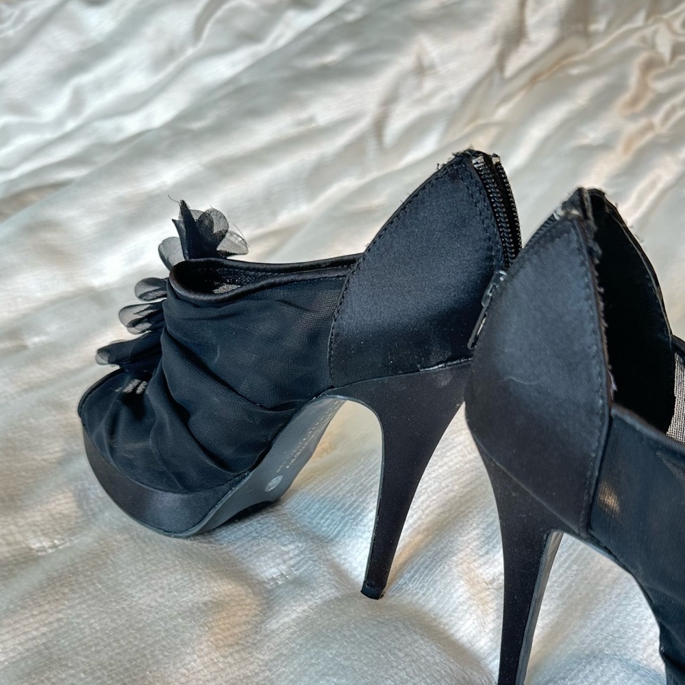 CL by Chinese Laundry Black Ruffle Heels